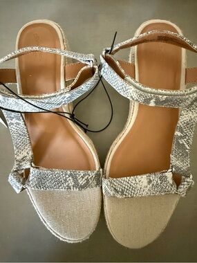 Universal Thread Snake-Print Espadrille Sandals in Tan and Gray